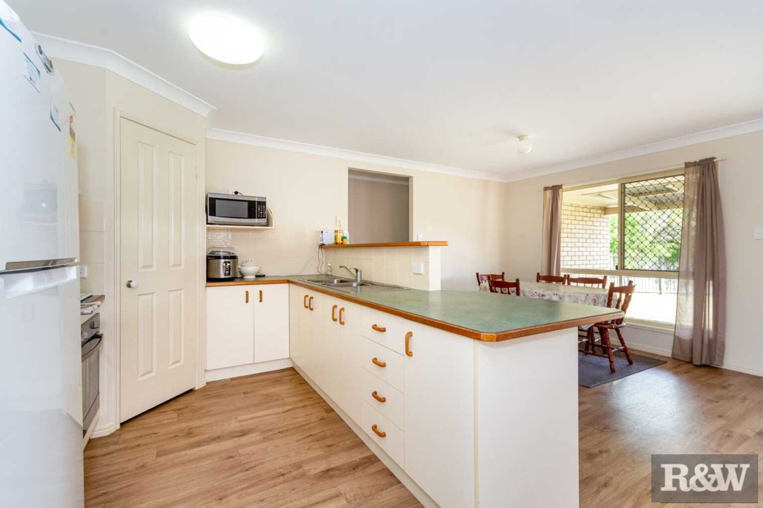 33 Dorset Drive Caboolture South