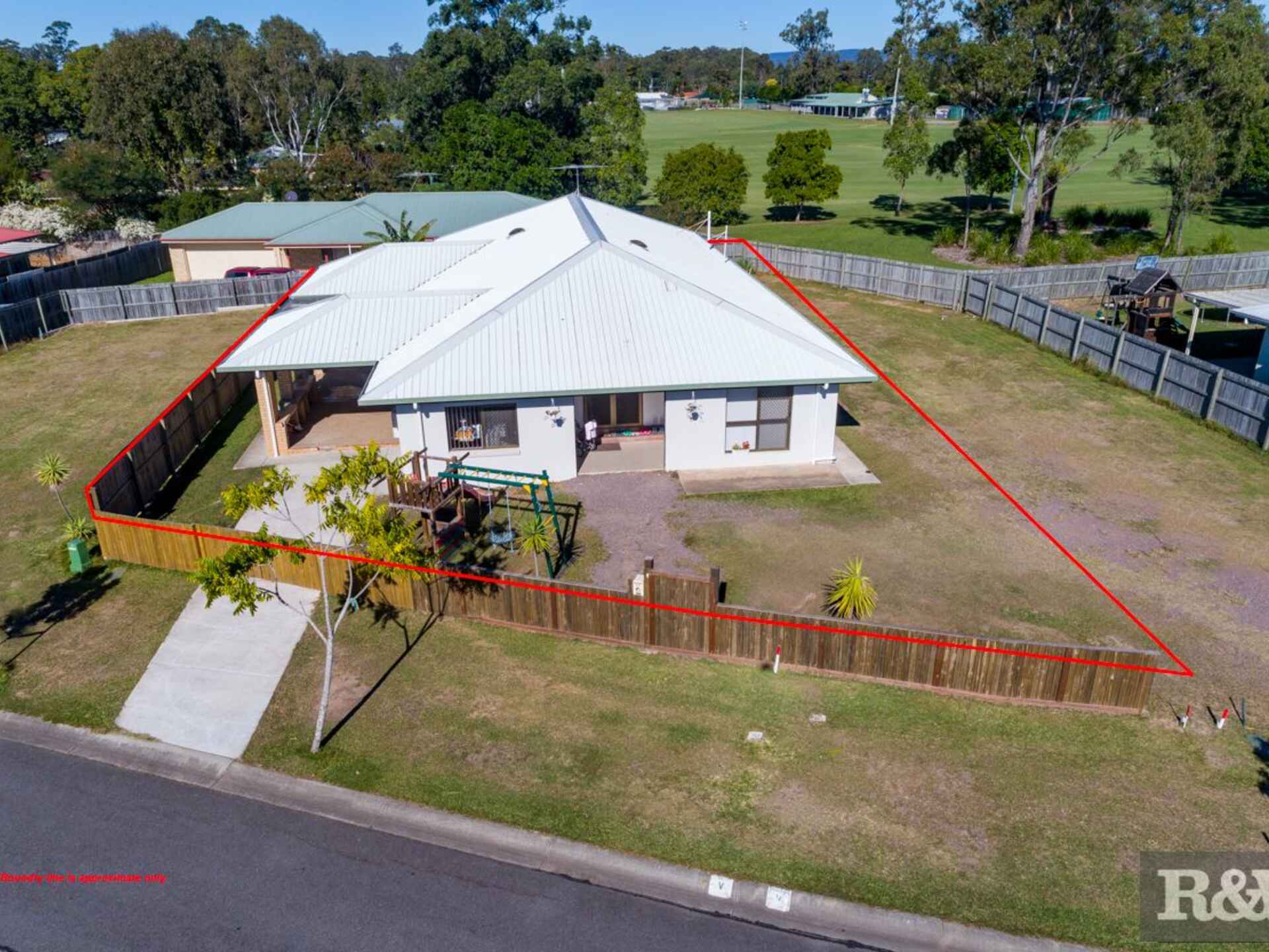 17 Gallipoli Court Caboolture South