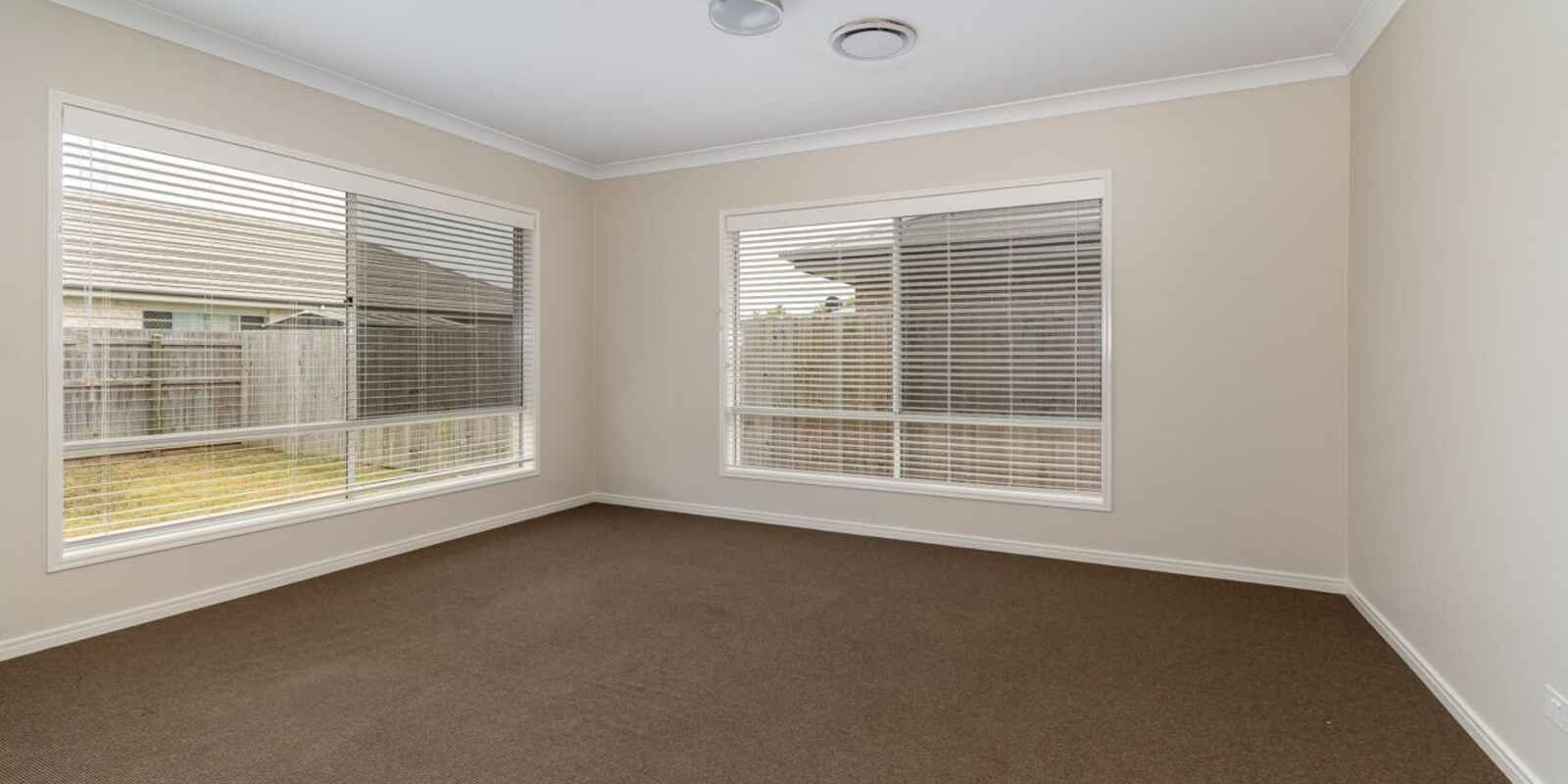 9 Nicholson Street Caboolture South 9 Nicholson Street Caboolture South