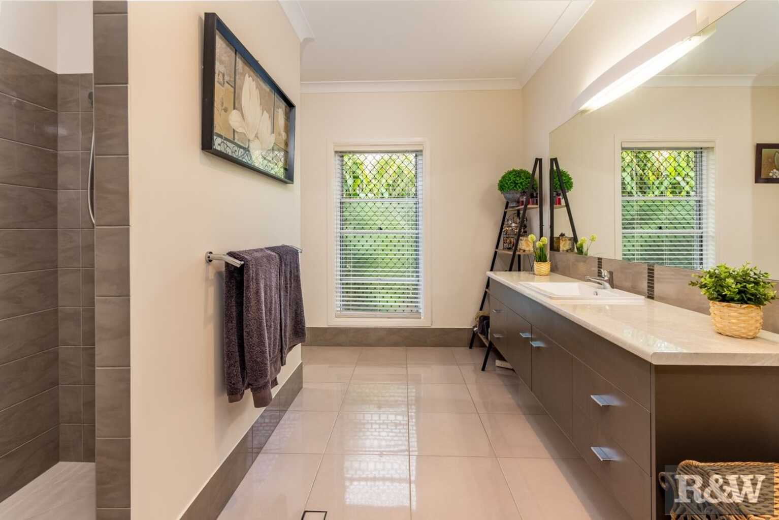 15 Stormbird Court Upper Caboolture