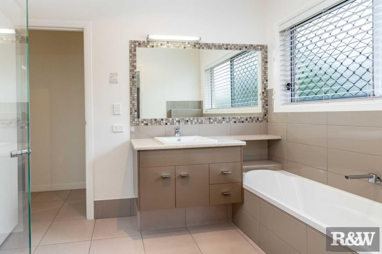 15 Stormbird Court Upper Caboolture