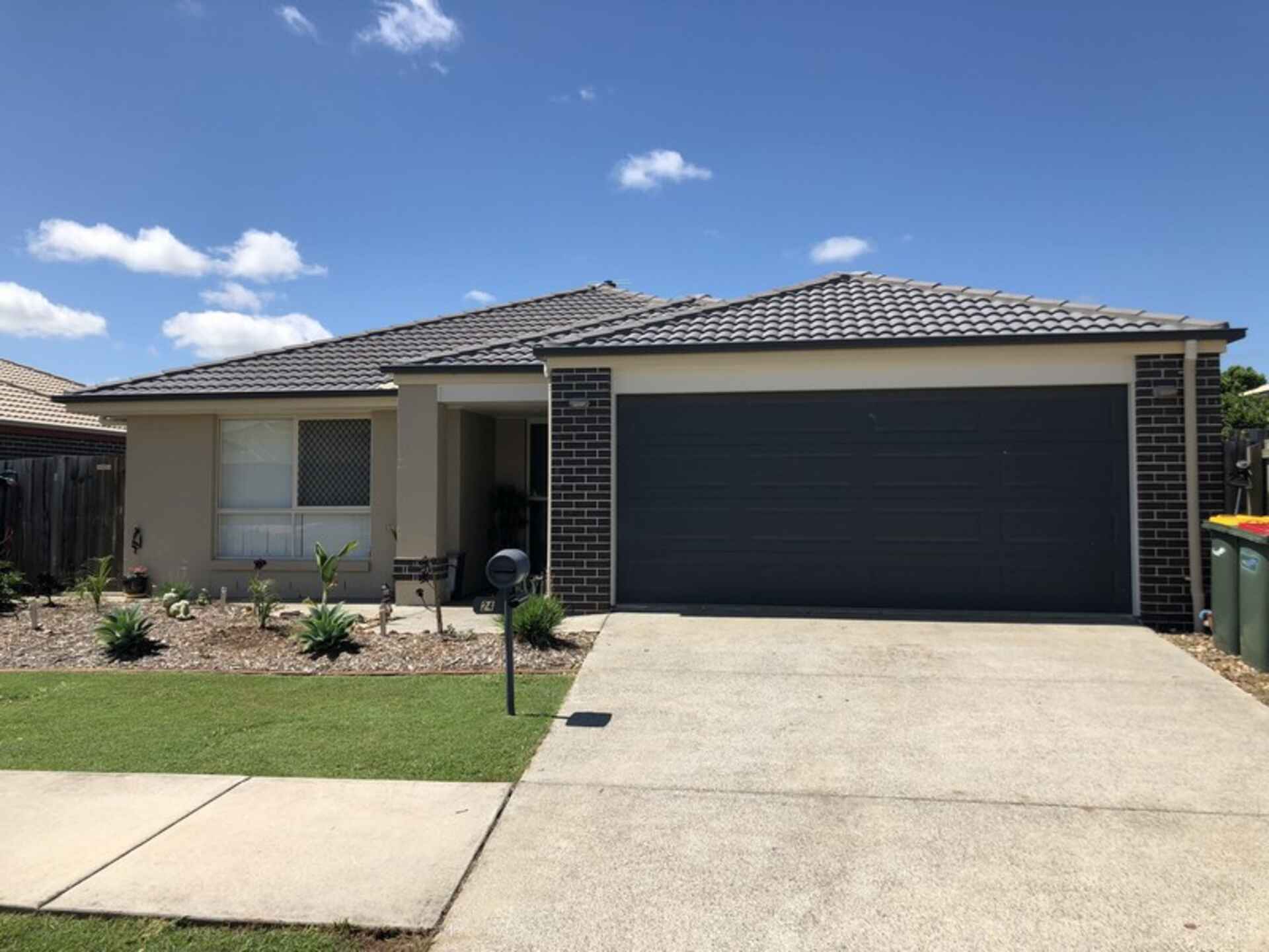 24 Piccadilly Street Bellmere