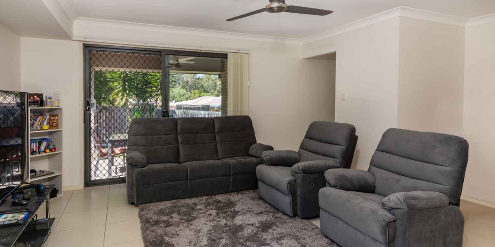 1 & 2/98 Pauls Road Upper Caboolture