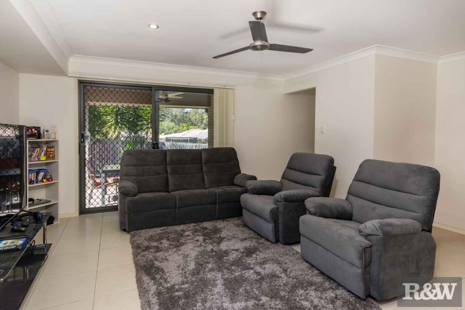 1 & 2/98 Pauls Road Upper Caboolture