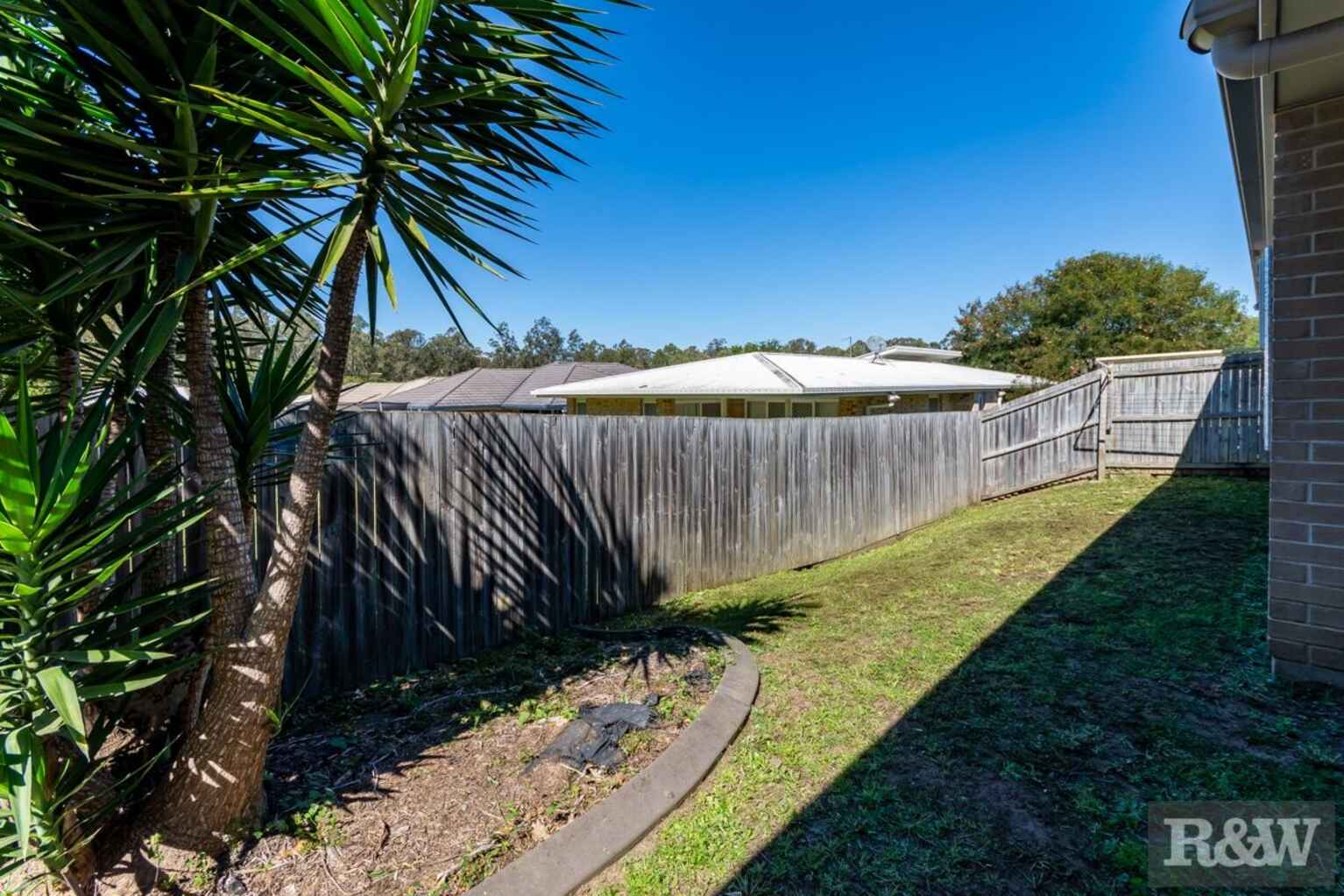 1 & 2/98 Pauls Road Upper Caboolture