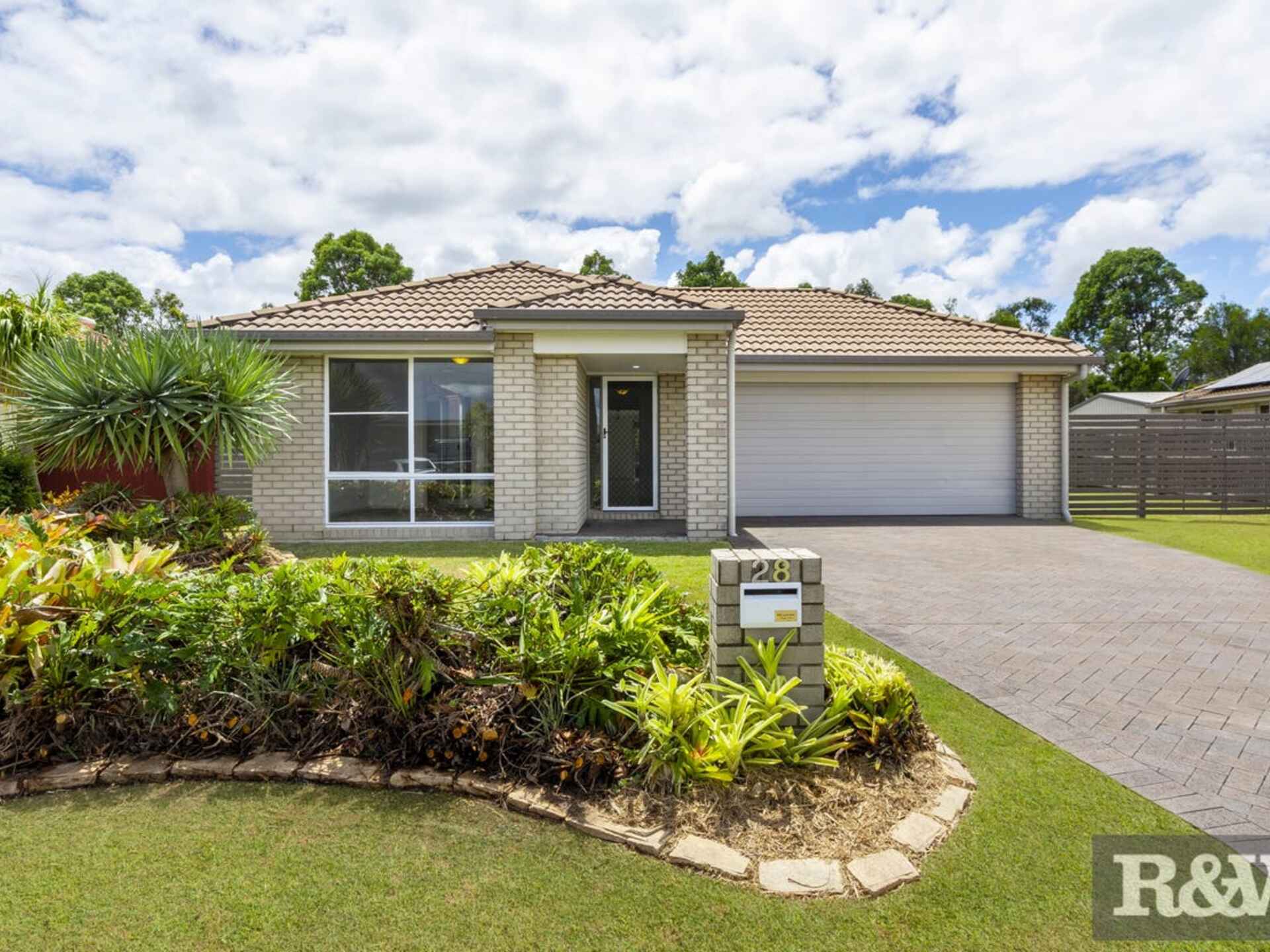 28 Hopkins Chase Caboolture