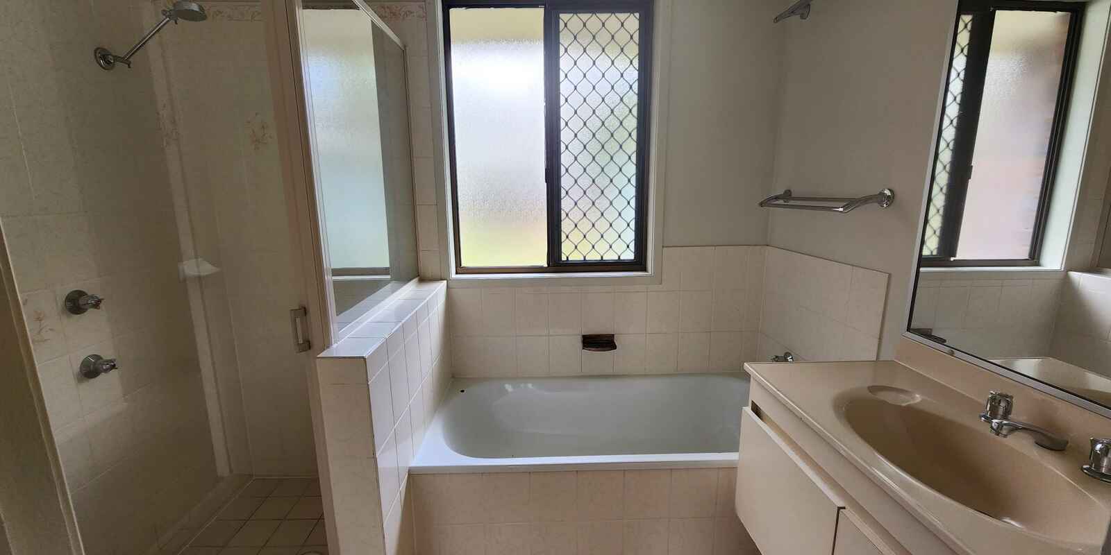 24 Pardalote Place Bellmere