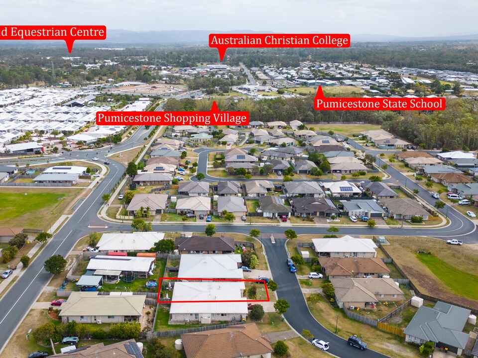 2/6 Basalt Street Caboolture