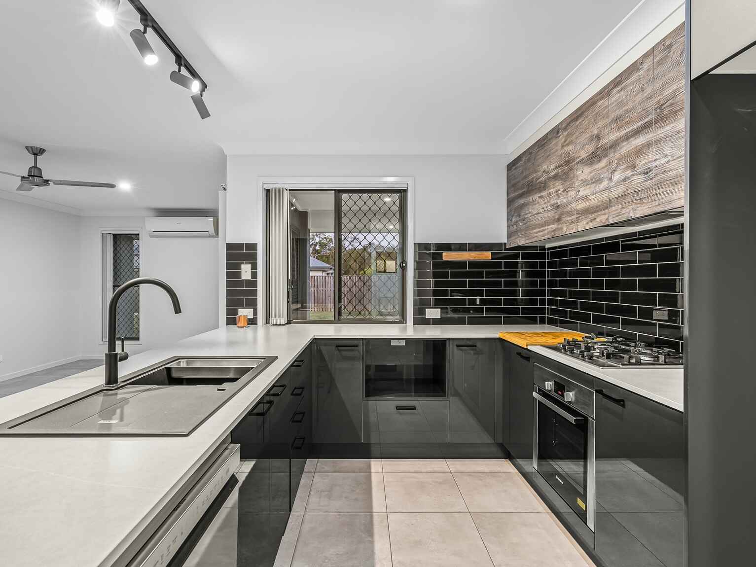 10 Mendrina Close Caboolture