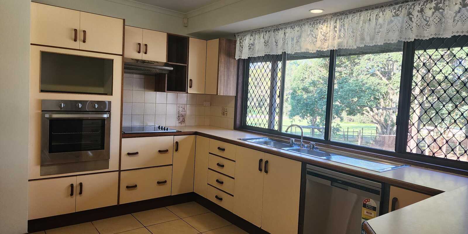 5 Honeyeater Court Upper Caboolture