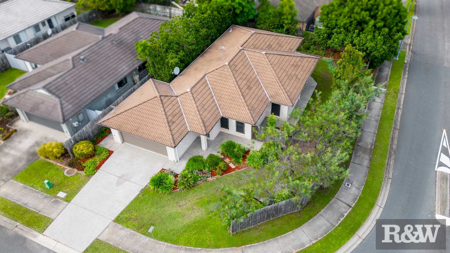 12 Piccadilly Street Bellmere