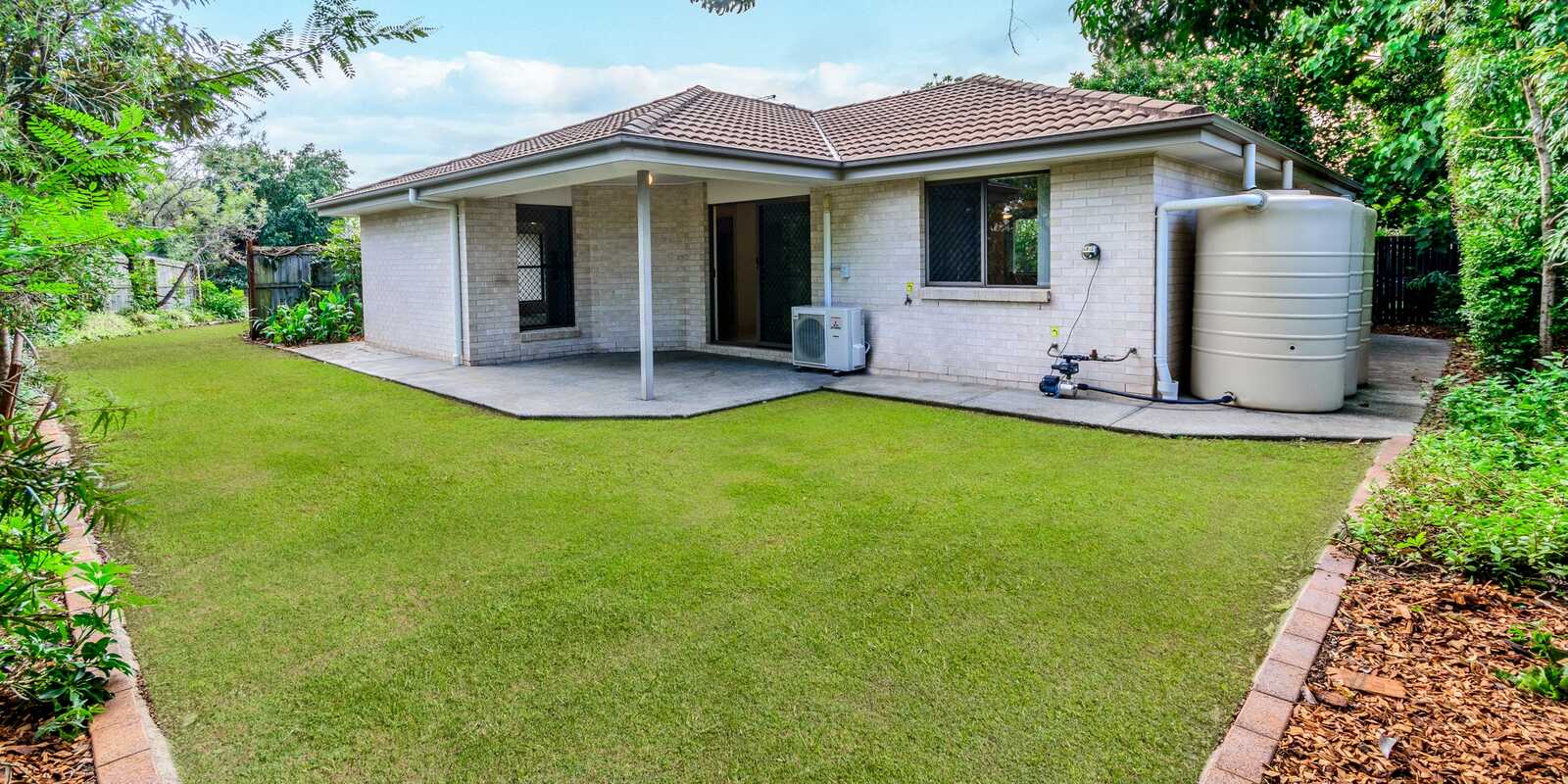 12 Piccadilly Street Bellmere