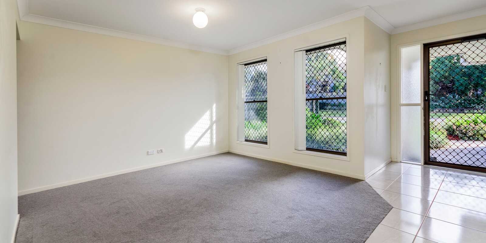 12 Piccadilly Street Bellmere