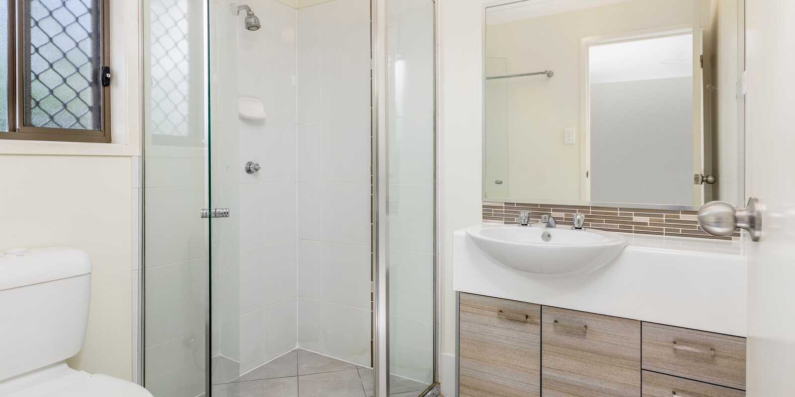 12 Piccadilly Street Bellmere