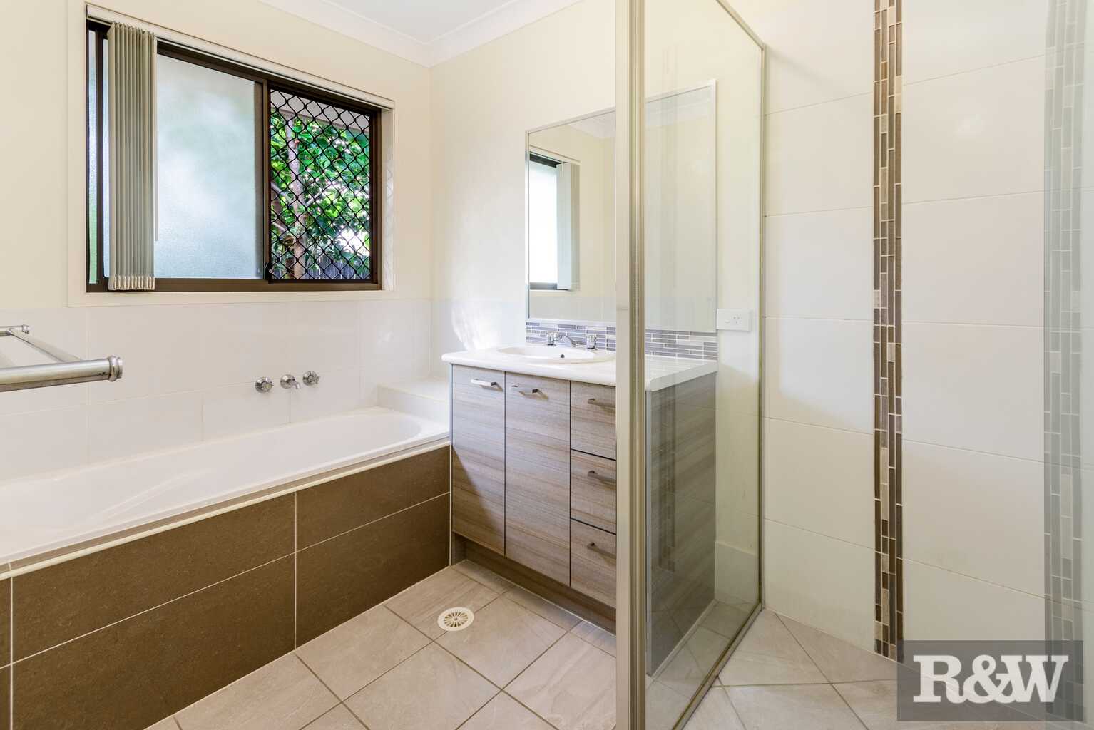 12 Piccadilly Street Bellmere