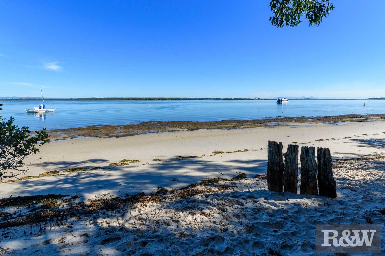15 Endeavour Drive Banksia Beach