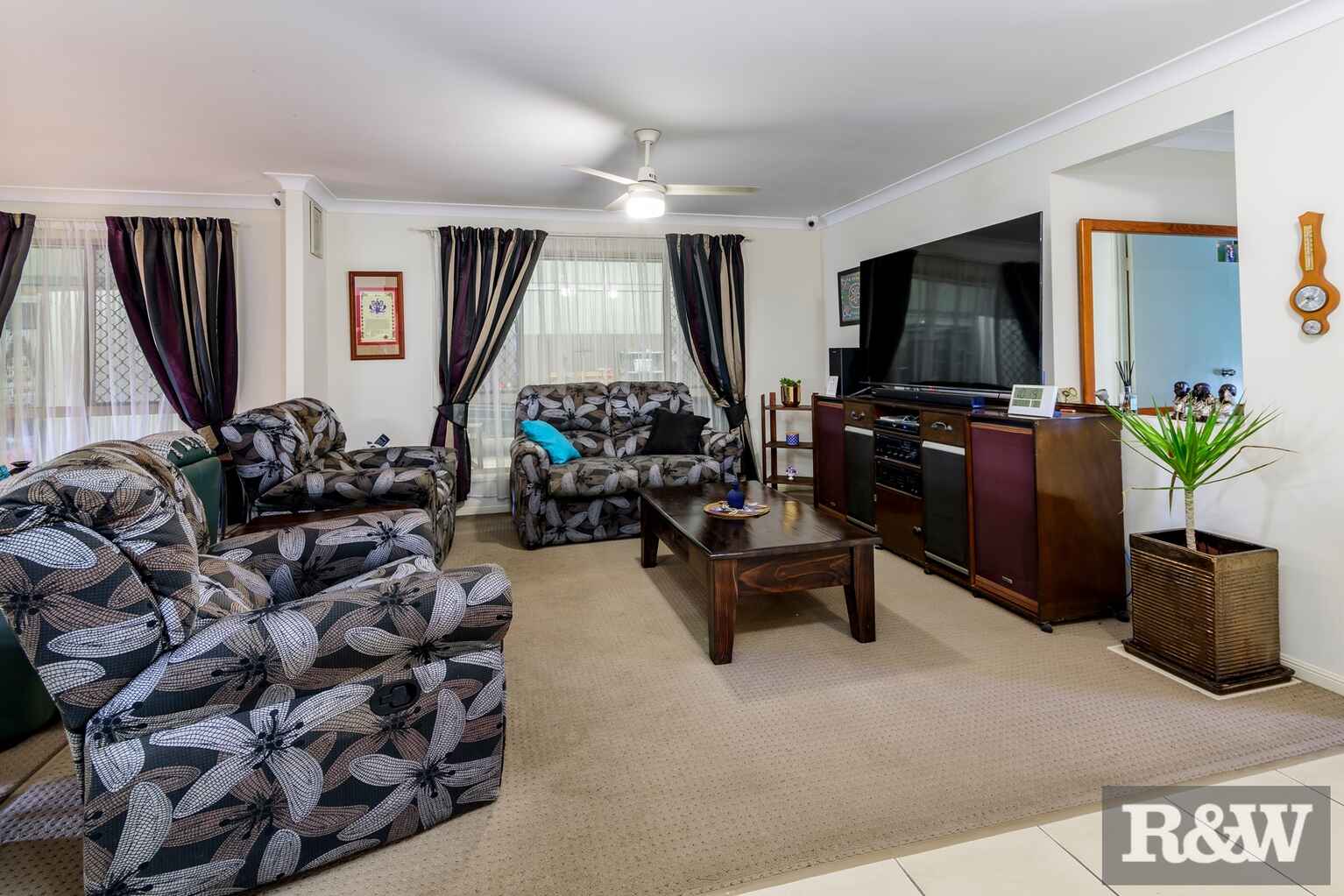 5 Coach Road West Morayfield 5 Coach Road West Morayfield