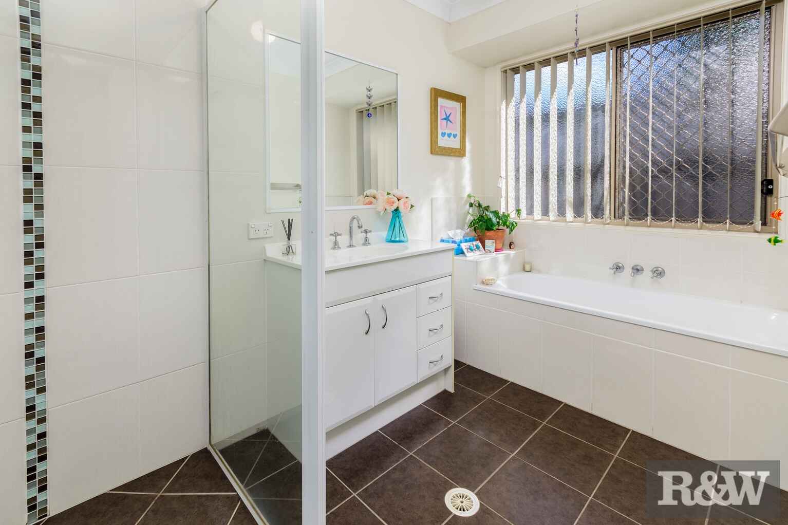 5 Coach Road West Morayfield 5 Coach Road West Morayfield