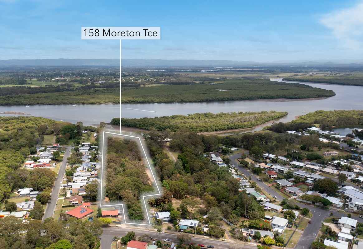 The Best of Both Worlds – The Ultimate Acreage & Marine Lifestyle!