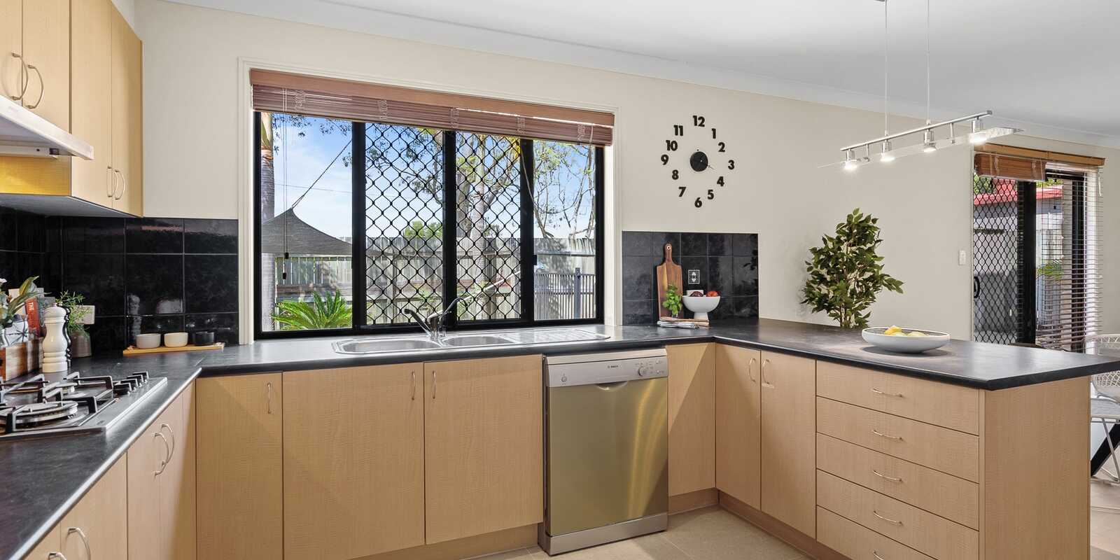 10 Crebra Court Bellmere