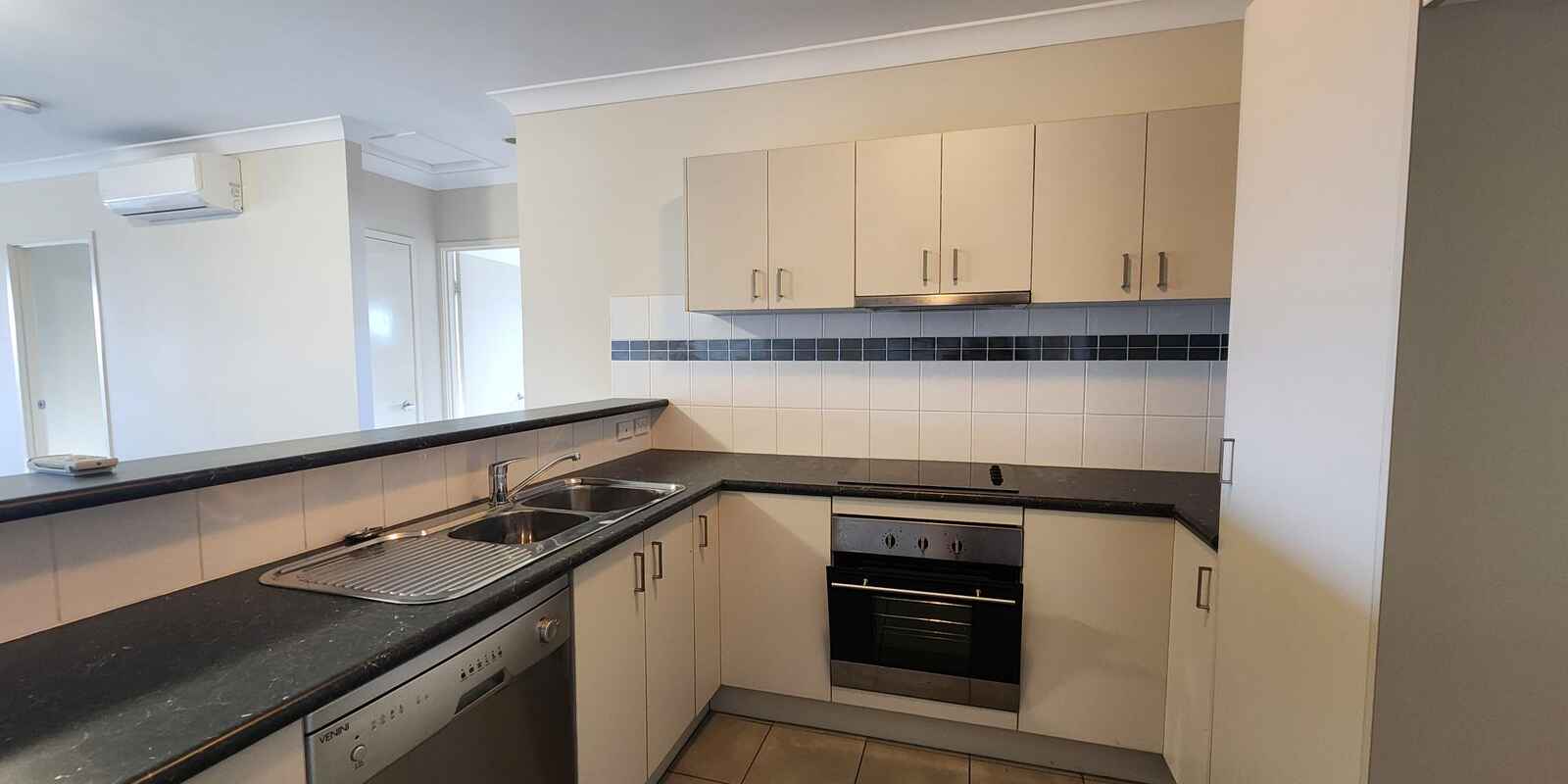 10/91-93 Lower King Street Caboolture 10/91-93 Lower King Street Caboolture