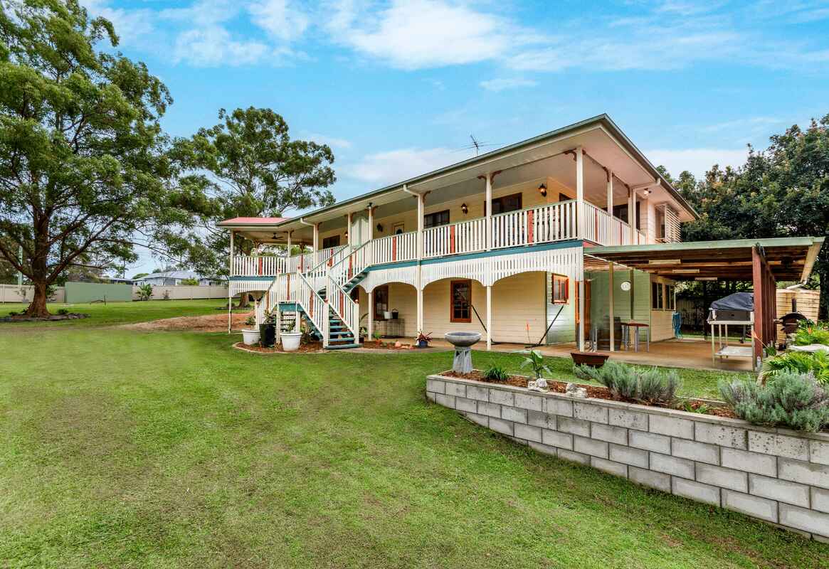 Picturesque Homestead - Huge Sheds