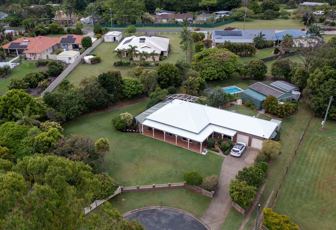 Sophisticated Living on an Elevated Acreage – A Must See in Elimbah!
