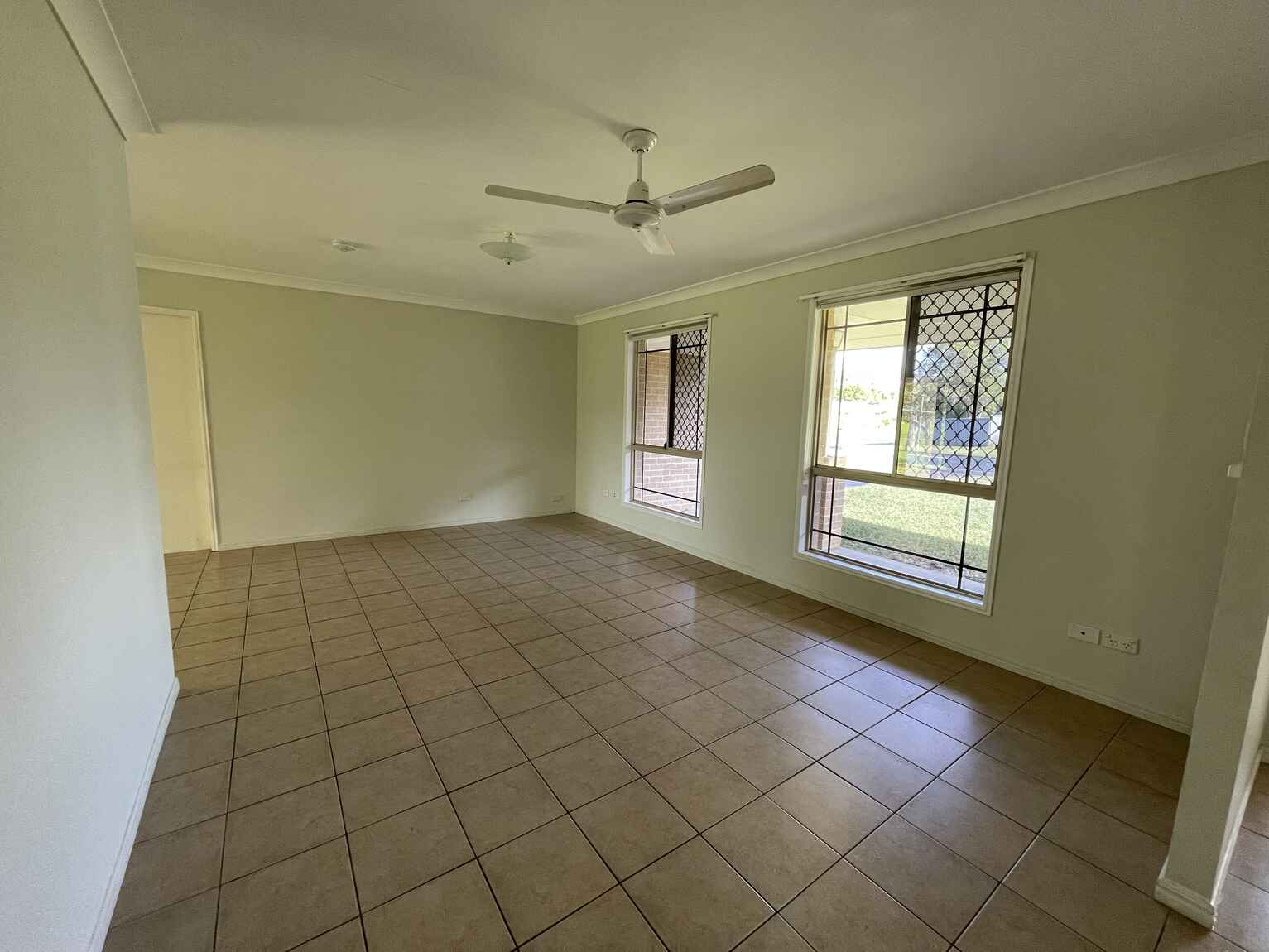 24 Kendall Road Bellmere 24 Kendall Road Bellmere