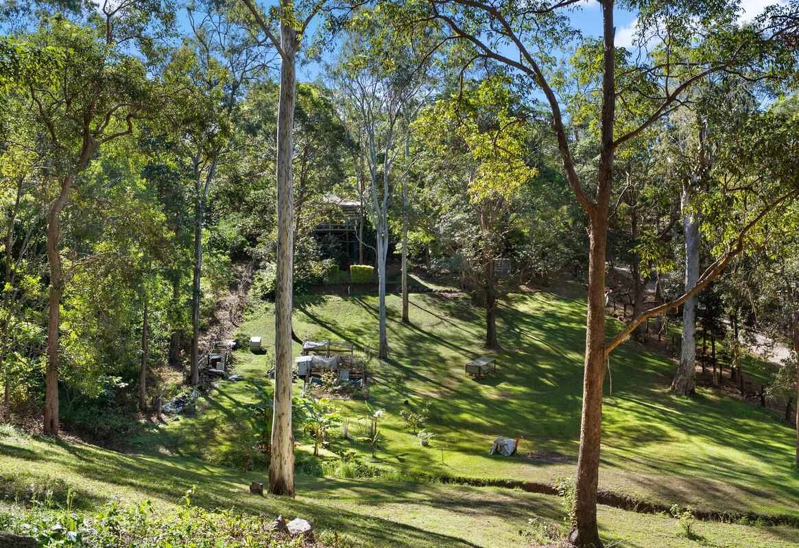 The Ultimate Setting, Location, Tranquility & Lifestyle on 2.8 Acres