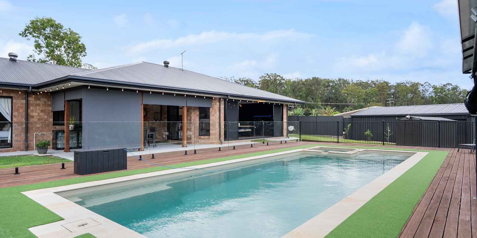 151-157 Alexandra Parade Wamuran