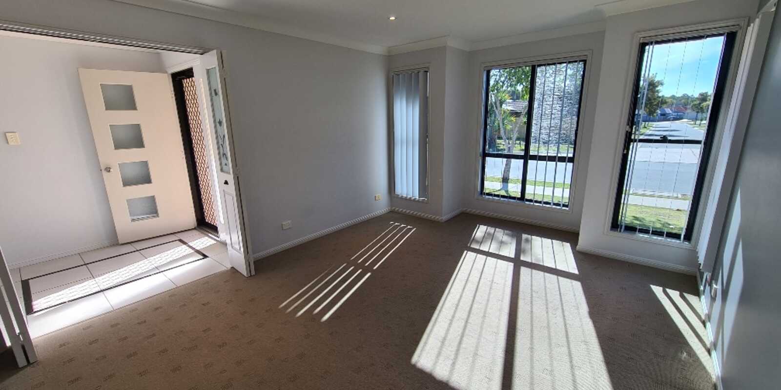 4 Corrimal Place Sandstone Point