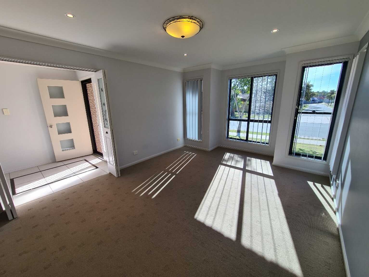 4 Corrimal Place Sandstone Point