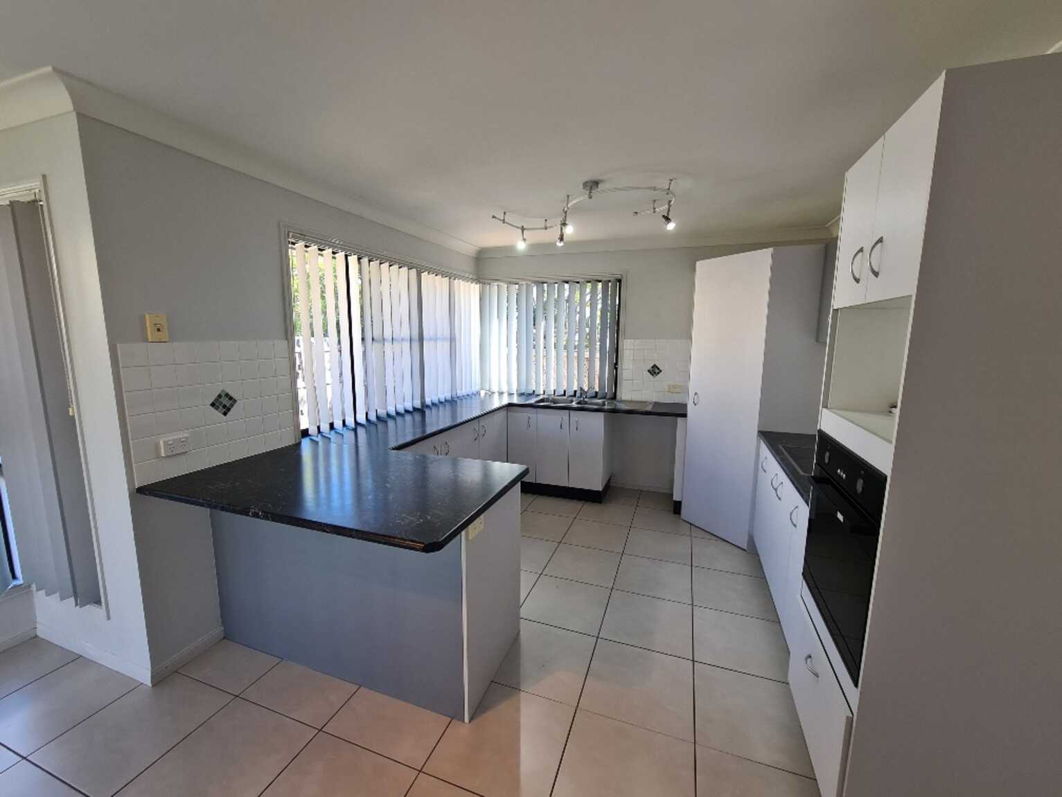 4 Corrimal Place Sandstone Point