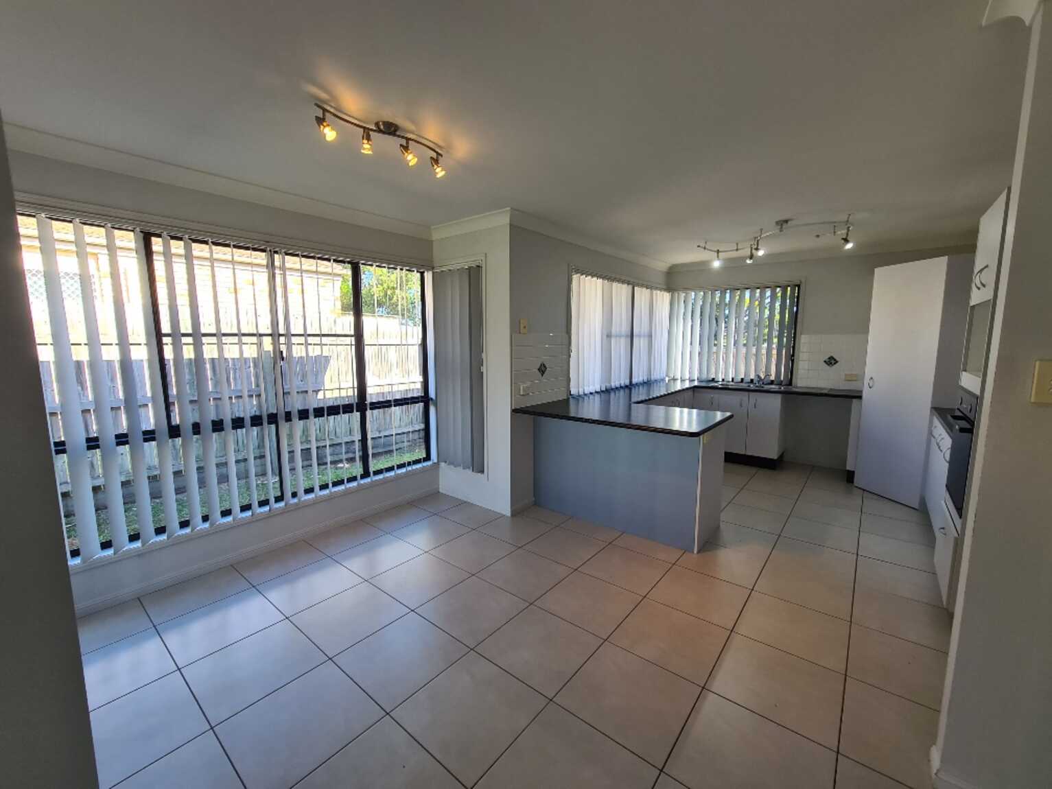 4 Corrimal Place Sandstone Point