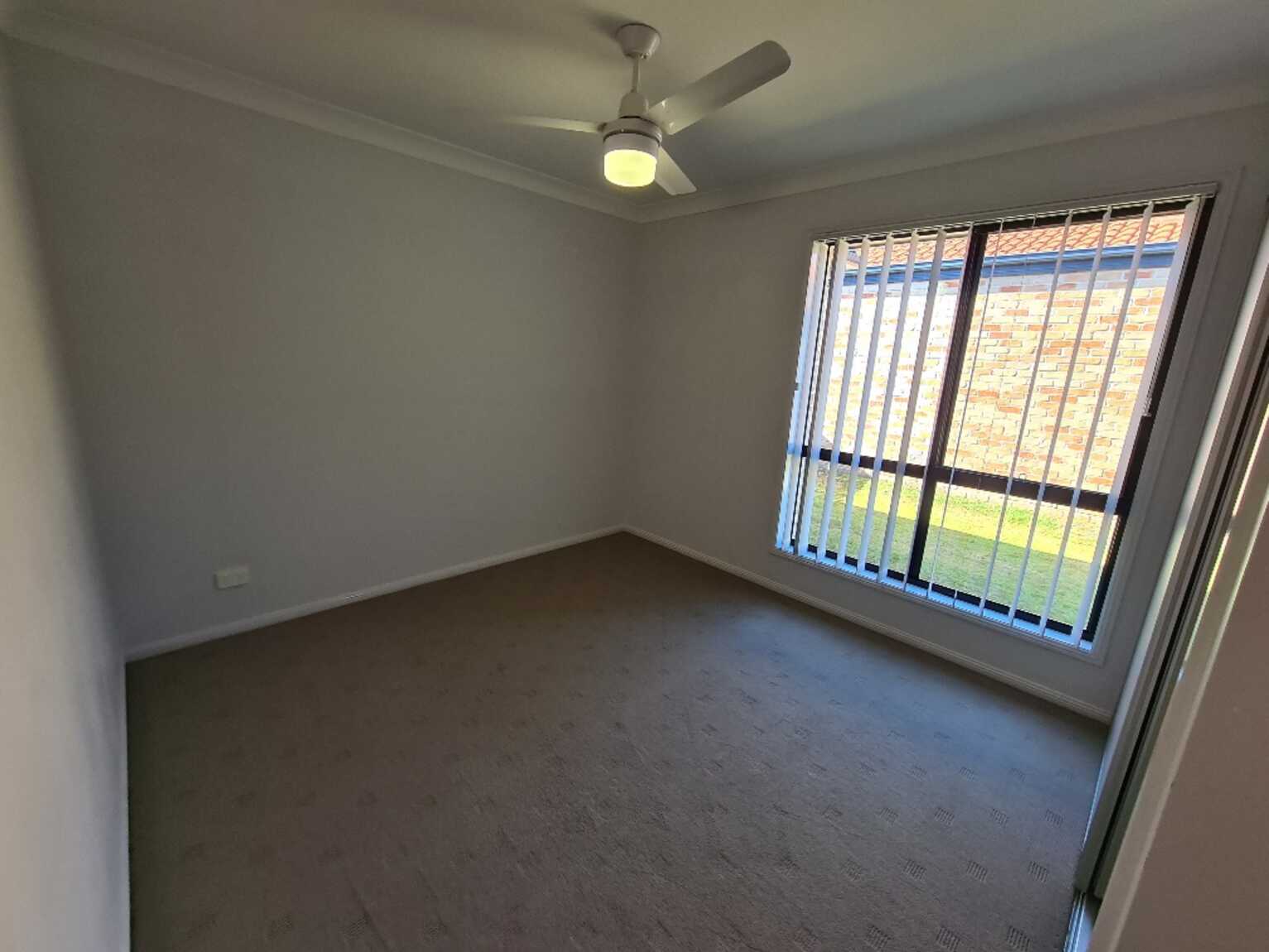 4 Corrimal Place Sandstone Point