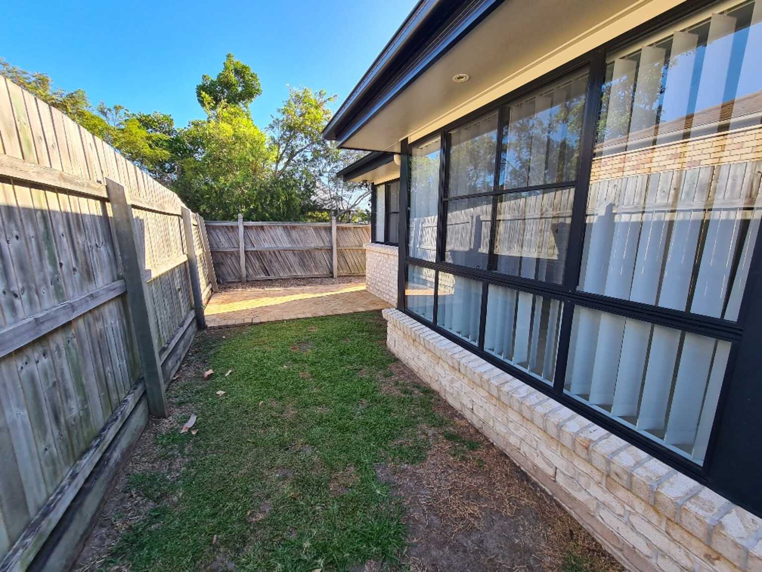 4 Corrimal Place Sandstone Point