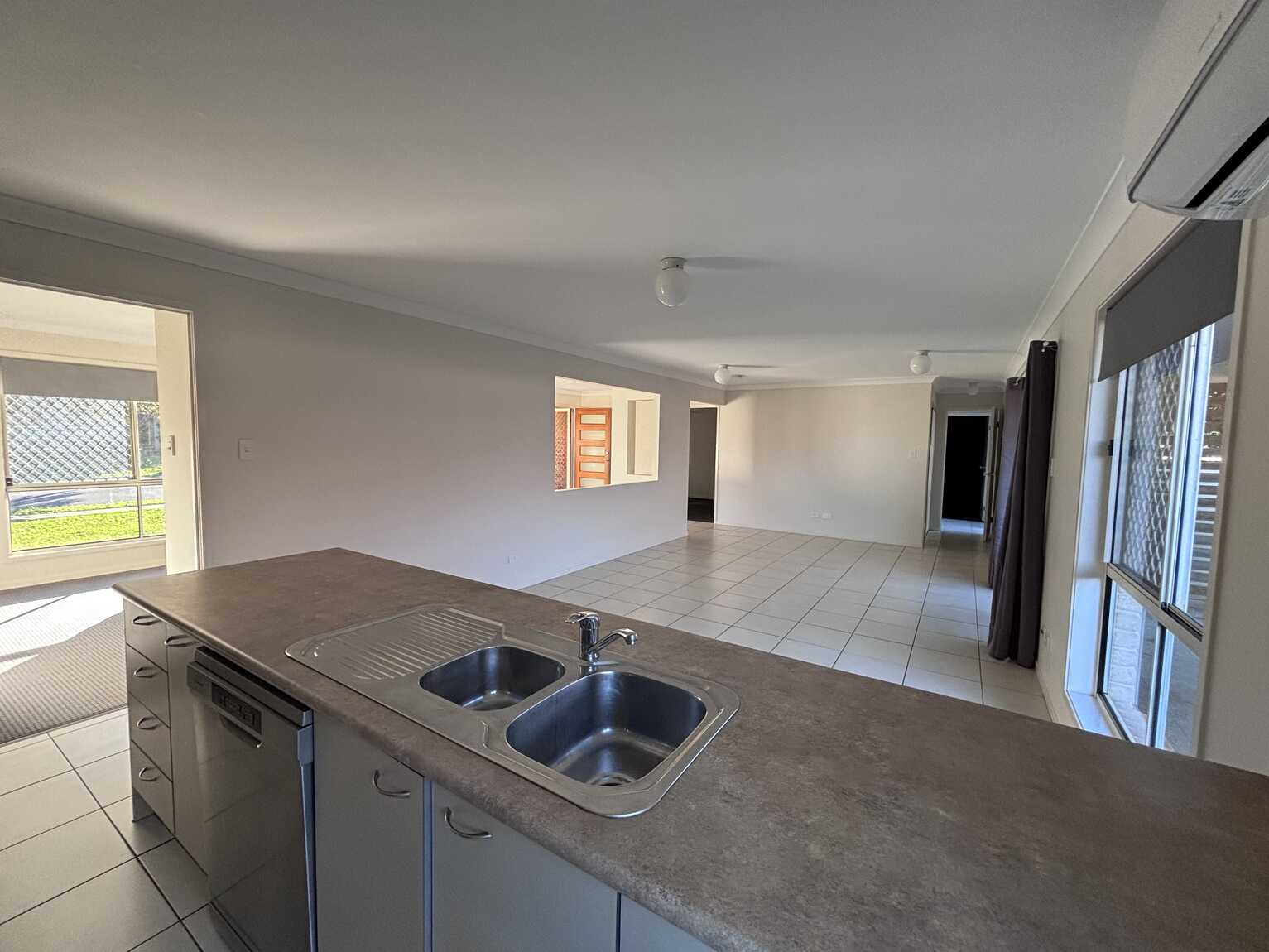 10 Piccadilly Street Bellmere
