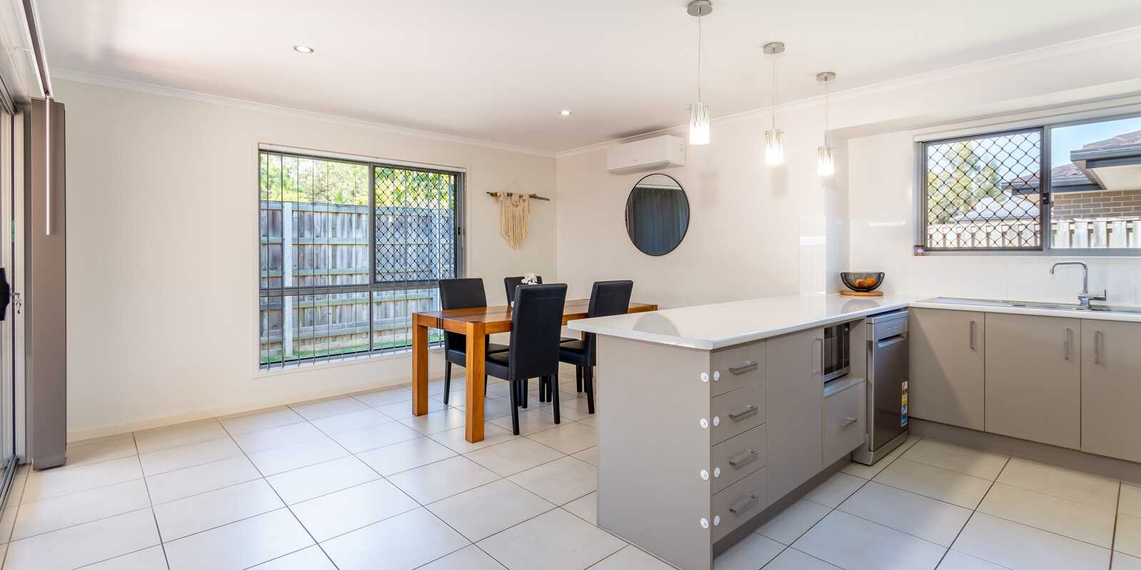 82 Bluestar Circuit Caboolture