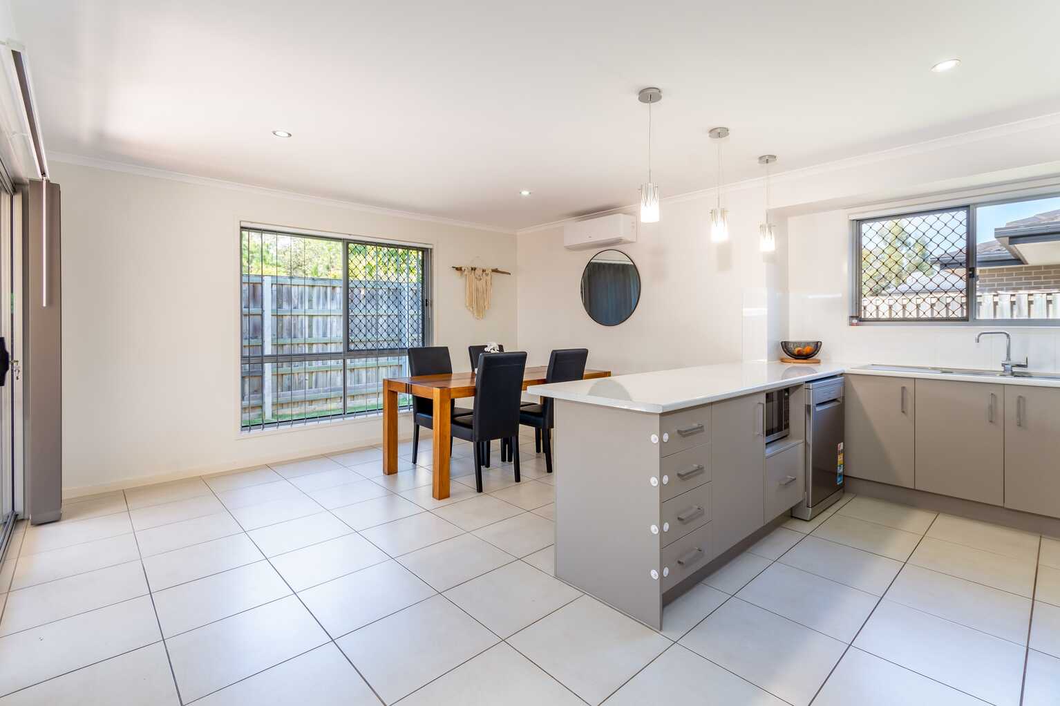 82 Bluestar Circuit Caboolture