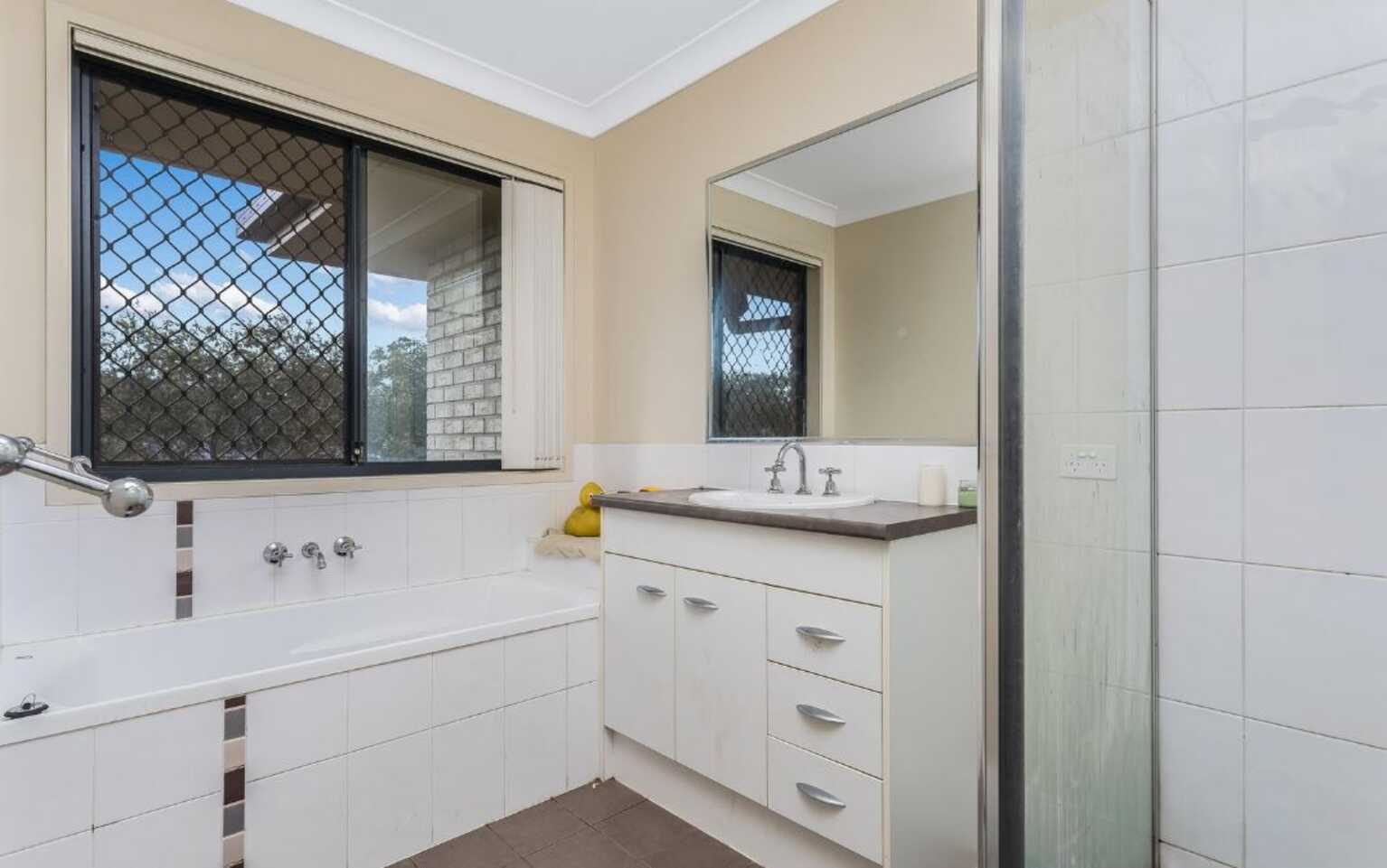 31-33 Daintree Street Bellmere
