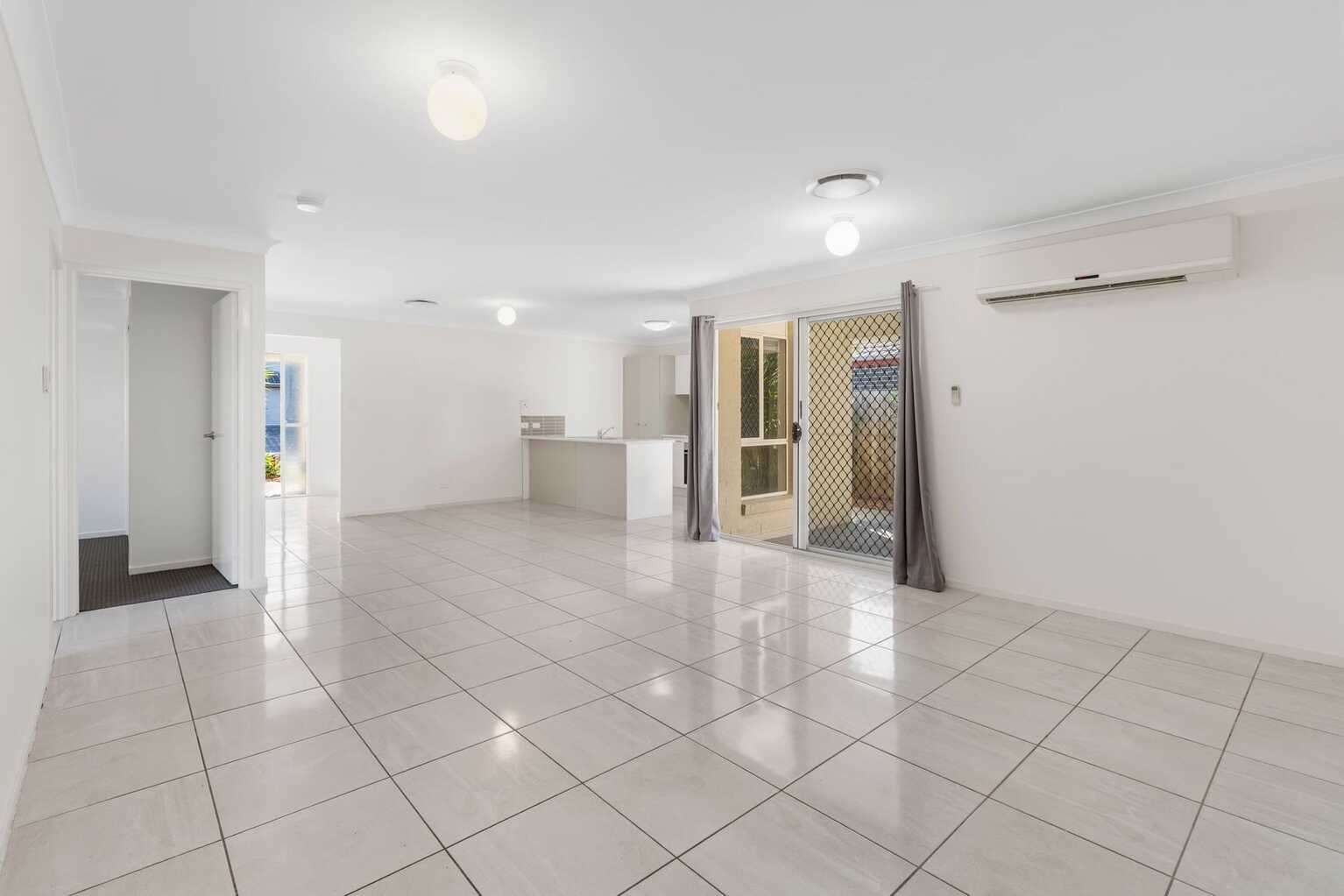 24 Piccadilly Street Bellmere