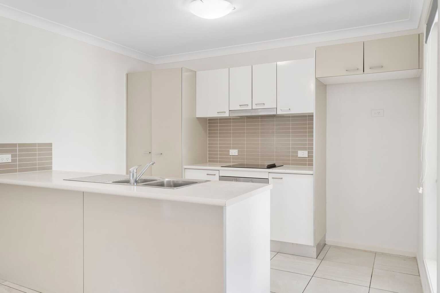 24 Piccadilly Street Bellmere