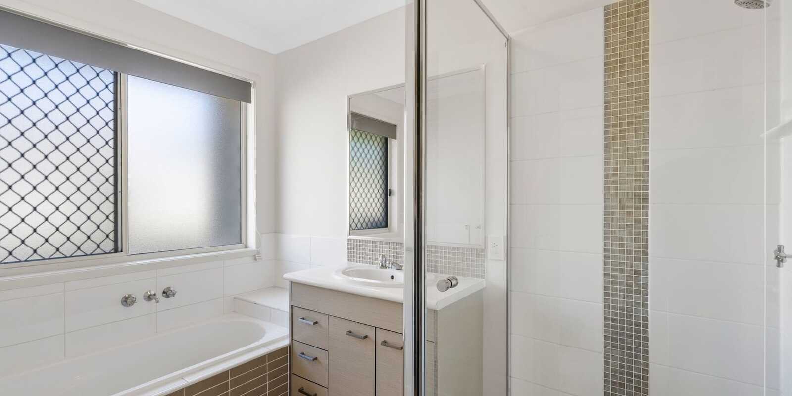 24 Piccadilly Street Bellmere