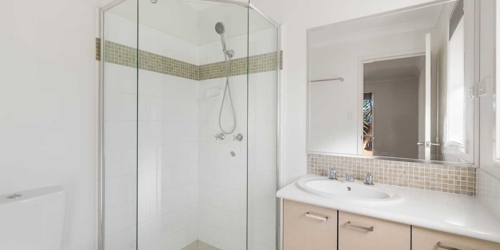 24 Piccadilly Street Bellmere