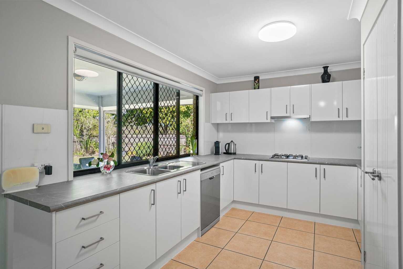 16 Lotus Avenue Bellmere