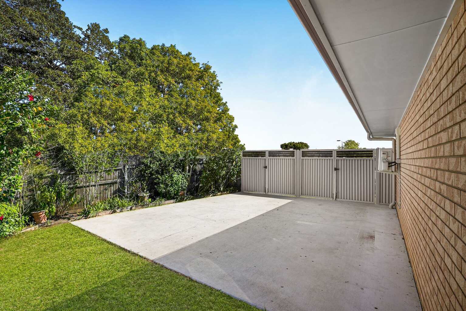 16 Lotus Avenue Bellmere