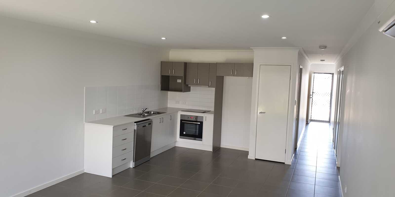 1/6 Coach Road West Morayfield 1/6 Coach Road West Morayfield
