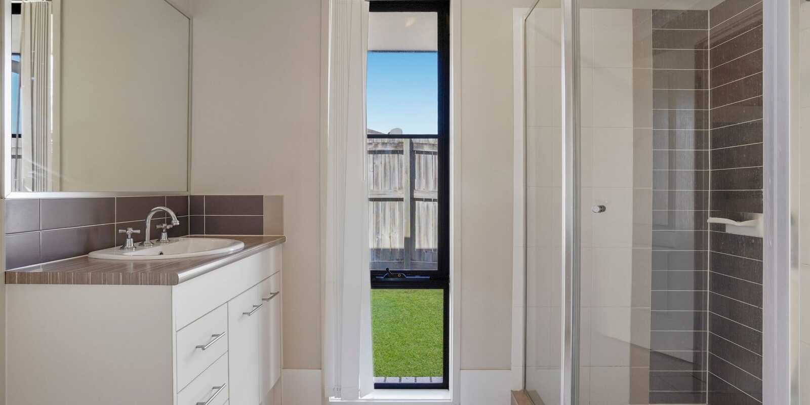 60 Coach Road West Morayfield