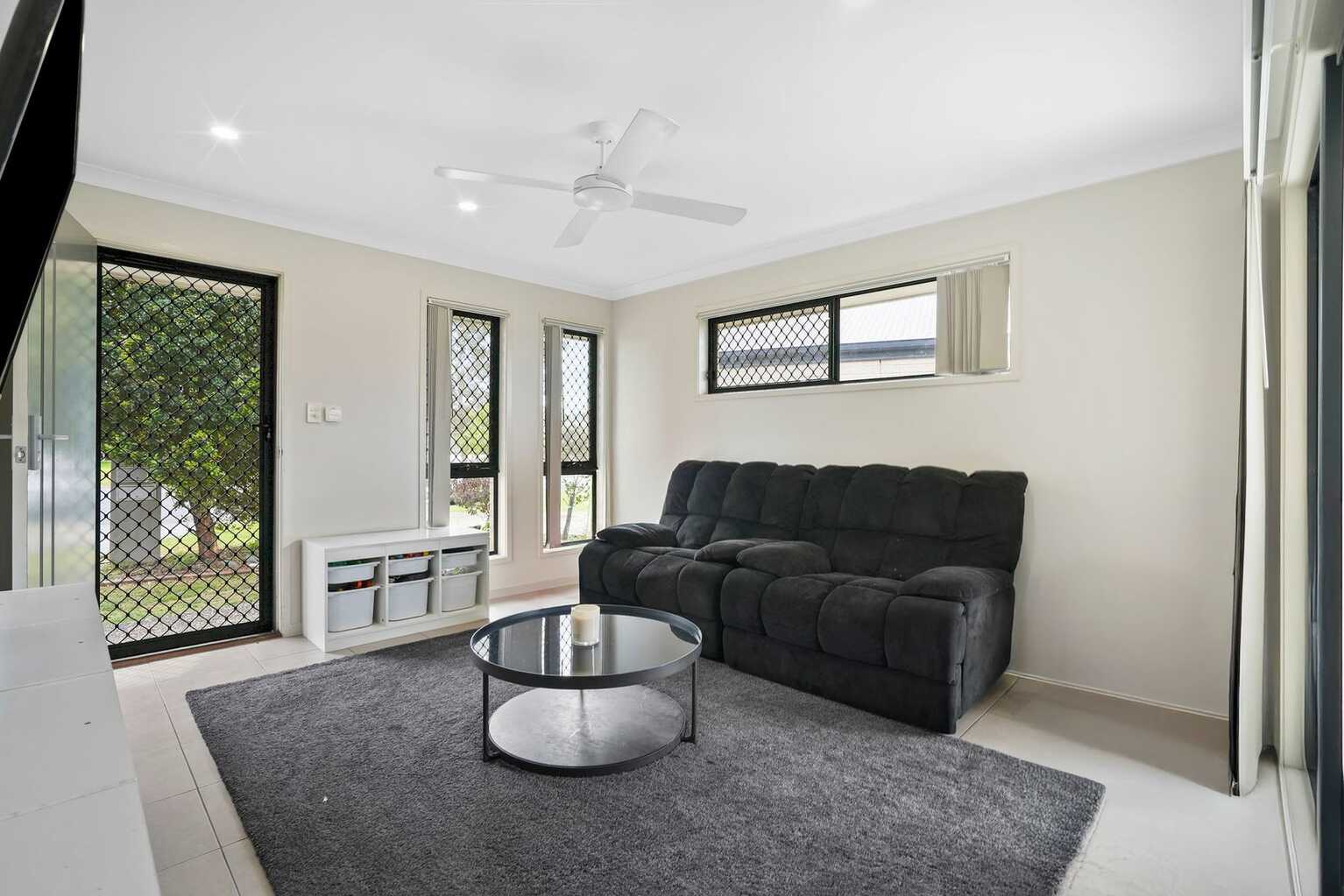 1/25 Lyndon Way Bellmere