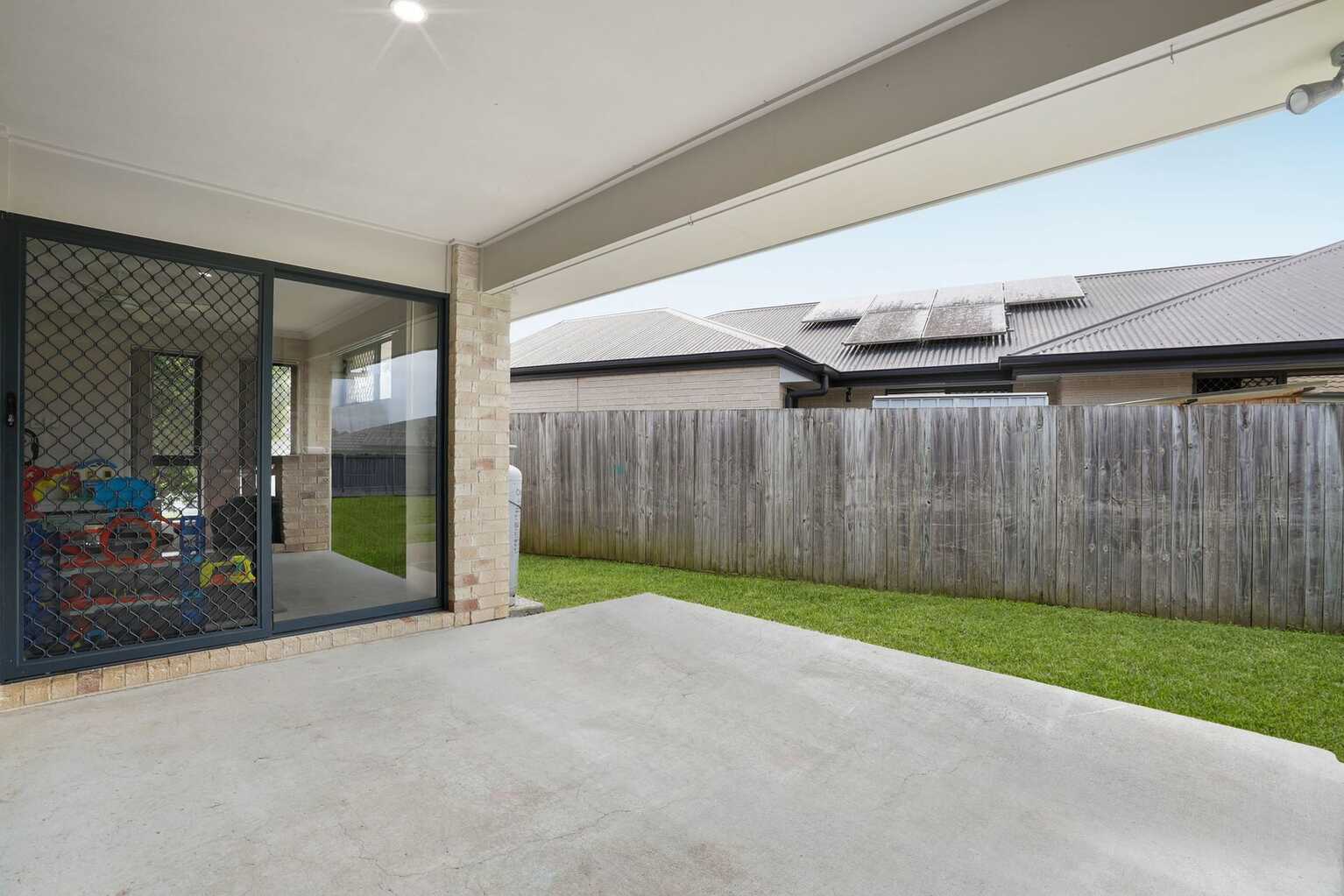 1/25 Lyndon Way Bellmere